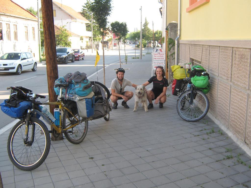 Hotel Base Camp - Urban Guerrilla Negotin Zewnętrze zdjęcie