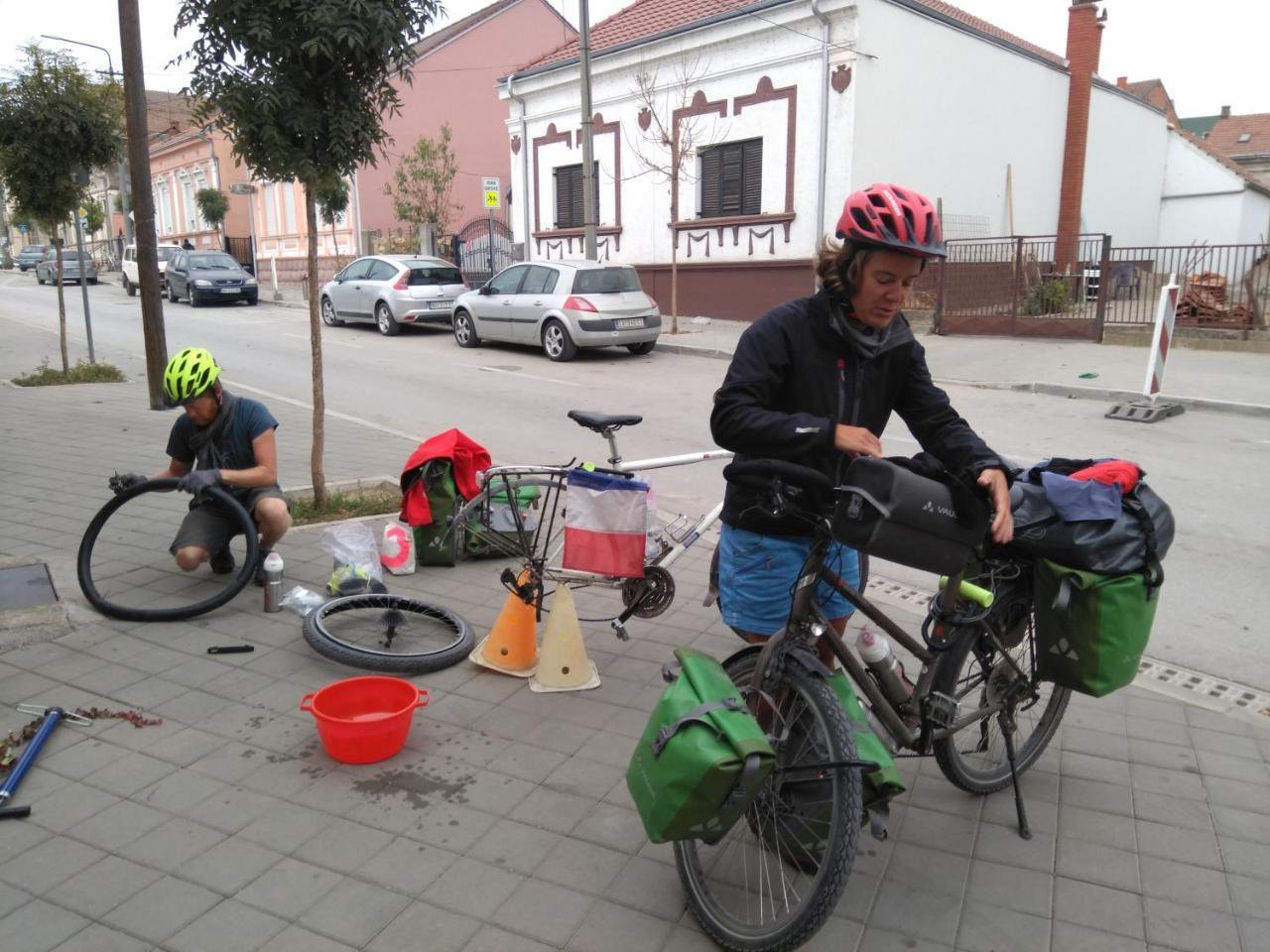 Hotel Base Camp - Urban Guerrilla Negotin Zewnętrze zdjęcie