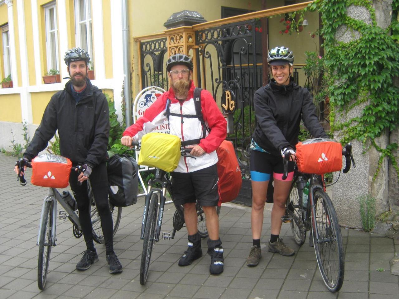 Hotel Base Camp - Urban Guerrilla Negotin Zewnętrze zdjęcie